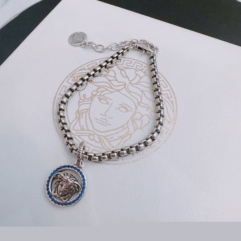 VERSACE